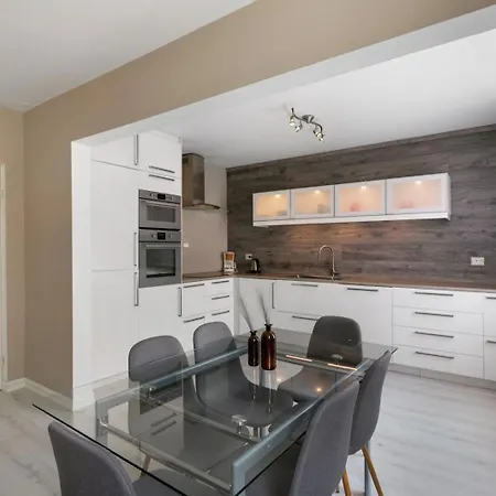 Apartman Centrum 2 *