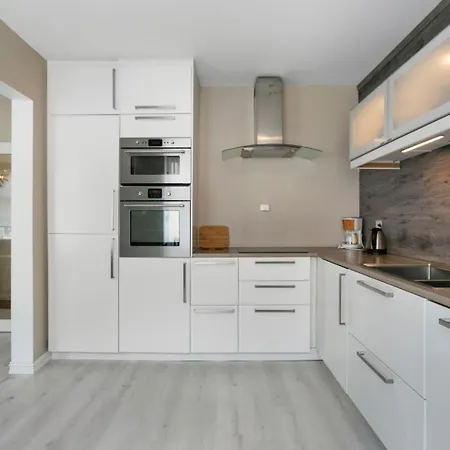 Centrum 2 Διαμέρισμα Ålesund